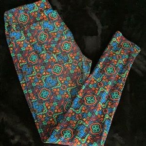 Lularoe one size leggings.